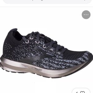 Brooks levitate Women's Black and Gray Athletic Shoes